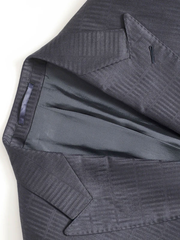 Abito Elegante Doppiopetto Con Revers A Lancia